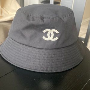 Chanel bucket hat